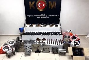 KOM’dan geniş çaplı operasyon “ binlerce silah parçası yakalandı”
